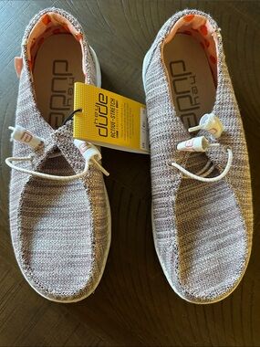 Hey Dude Knit Slip-On Sneakers in Light Pink size 7